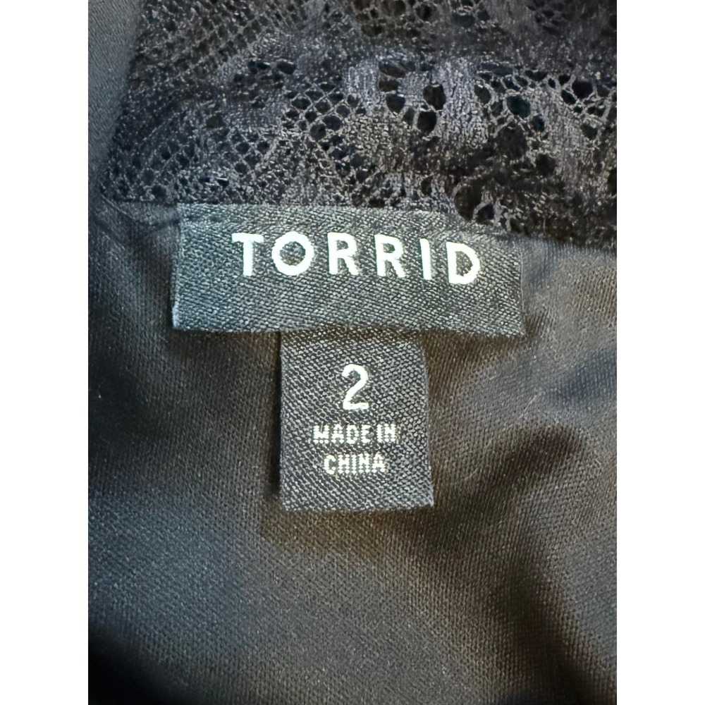✨Torrid✨ Black Lace Blouse very complimentary and comfortable too! - Picture 5 of 5